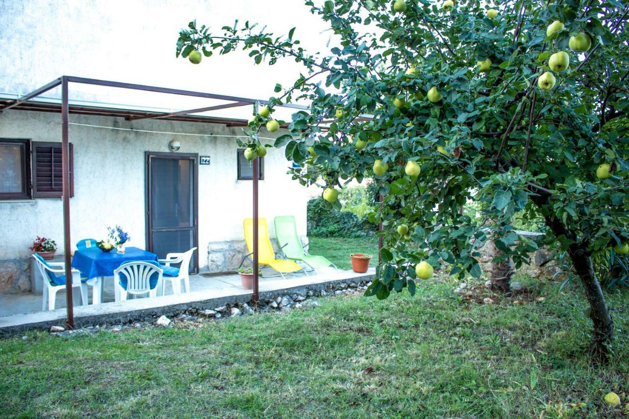 Apartman Dina Risika Exterior photo